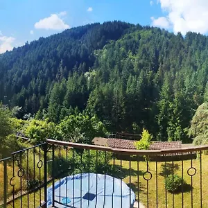 https://gites-les-3-a.hotels-rhonealpes.com